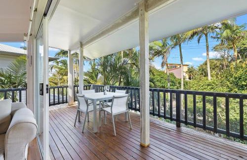 Sunshine Beach House | Ferguson St The Beach House Cosy Cottage with Pool