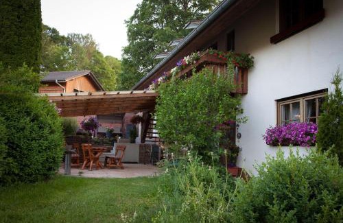 Sankt Georgen im Schwarzwald Apartment | Ferienhof-Gerda-Ferienwohnung-Schwalbennest