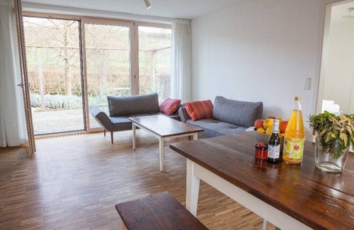 Boetzingen Apartment | Ferienwohnung Schambachhof, 50 qm mit Terrasse und 1 Schlafraum für max. 2 Erw. und 2 Kinder