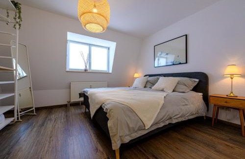 Neustadt an der Weinstrasse Apartment | Ferienwohnung mit Sonnenbalkon & Parkplatz