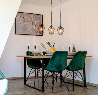 Neustadt an der Weinstrasse Apartment | Ferienwohnung mit Sonnenbalkon & Parkplatz