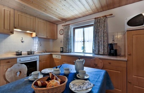 Ramsau House | Ferienwohnung Nr. 2, 1-2 Personen, 54 qm, Dusche/WC, Terrasse, TV, W-LAN, 1 Schlafzimmer, Erdgeschoss
