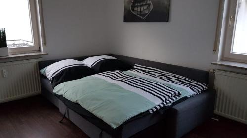 Renningen Apartment | Ferien- und Businessapartment I Modern mit WLAN und Parkplatz nahe Zentrum, Automobil- und Tech-Firmen, Messe