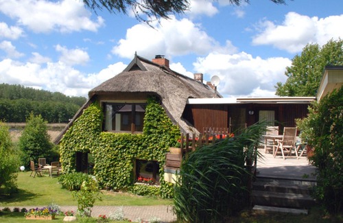 Seedorf Apartment | Ferienapparetement Neuensiener See - Holiday apartments under a thatched roof with