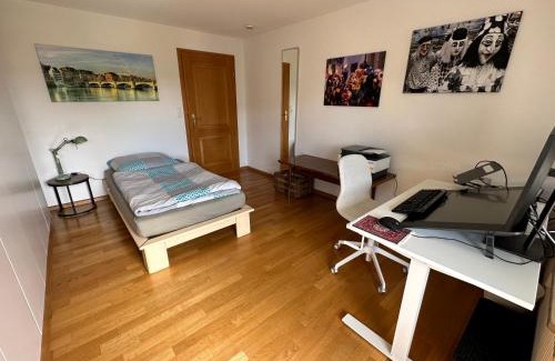 Haltingen Apartment | Ferienappartment mit Homeoffice, 2 Schlafzimmer mit Einzelbetten