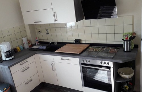 Zirndorf Apartment | Feriendomizil am Waldrand mit Balkon