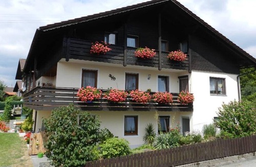 Lam Apartment | Feriendomizil mit Balkon. Perfekte Ausgangslage für Wanderungen.