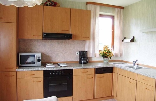 Lindberg Apartment | Feriendomizil mit großem Garten, Liegewiese und Parkplatz