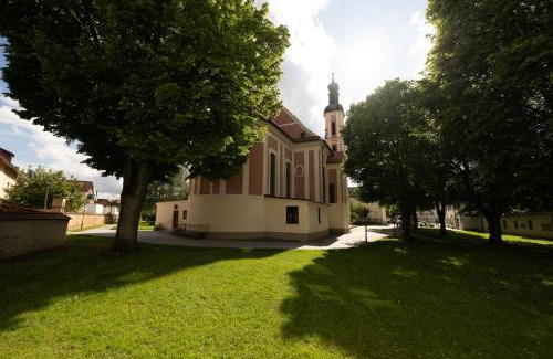 Neuburg Apartment | Ferienhaus am Grünen Bug