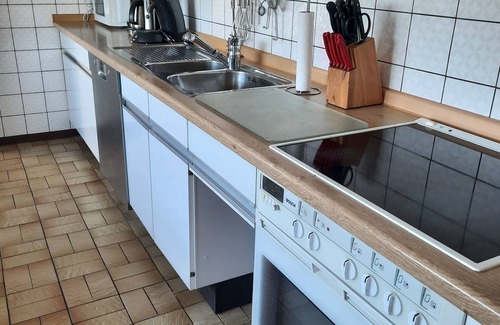 Schozach Apartment | Ferienhaus am Weinberg , mit Grossem Garten und Grosszügiger Wohneinheit