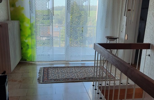 Schozach Apartment | Ferienhaus am Weinberg , mit Grossem Garten und Grosszügiger Wohneinheit