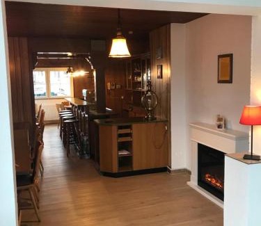 Langewiese House | Ferienhaus Astenblick - Ideal für Weihnachtsfeiern und Familienfeiern bietet Schlafplätze für bis zu 35 Personen