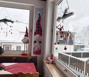 Langewiese House | Ferienhaus Astenblick - Ideal für Weihnachtsfeiern und Familienfeiern bietet Schlafplätze für bis zu 35 Personen