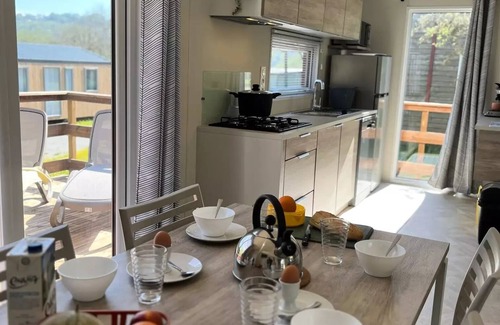 Daglan House | Ferienhaus BAHIA (4 pers) 2 Schlafzimmer-TV-Klimaisation-Dishwasher-Terrasse mit Bank bedeckt 4 Personen