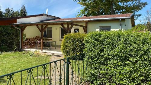 Arendsee Apartment | Ferienhaus Bungalow in Arendsee in ruhiger Lage