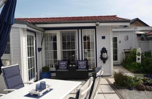 Onderdijk House | Ferienhaus De Graaf mit einer sonnigen Terrasse und Garten IJsselmeer