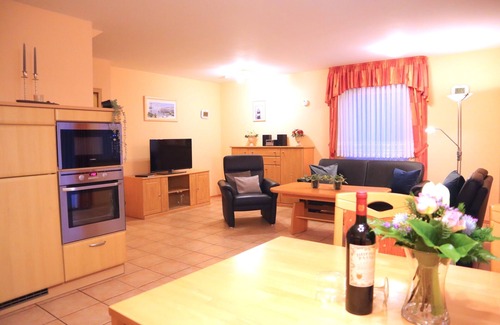Dorumer Neufeld House | Ferienhaus Gudrun - Comfortable, barrier-free vacation for all generations!