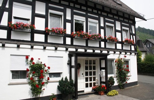 Olsberg Apartment | Ferienhaus Haus am Medebach