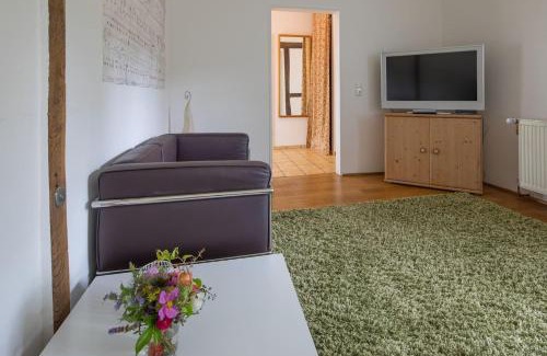 Neunkirchen-Seelscheid Apartment | Ferienhaus im Fachwerkhof 'Haus in Bewegung'