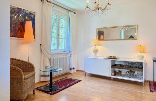 Reutin House | Ferienhaus Köchlin - charmante Doppelhaushälfte mit Garten und Parkplatz