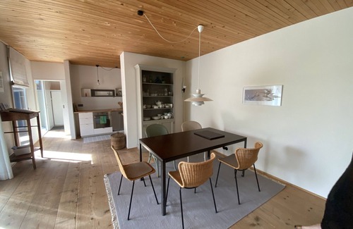 Diessen am Ammersee House | Ferienhaus mit Garten, Klarer Architektur und Puristischem Design