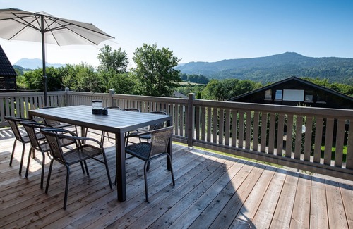 Vorauf House | Ferienhaus Megumi, 160m², 4 Schlafzimmer, 3 Bäder, Max. 8 Pers., Balkon, Wlan