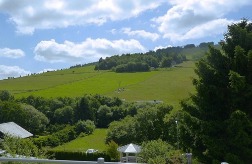 Usseln House | Ferienhaus mit Terrasse im Skigebiet