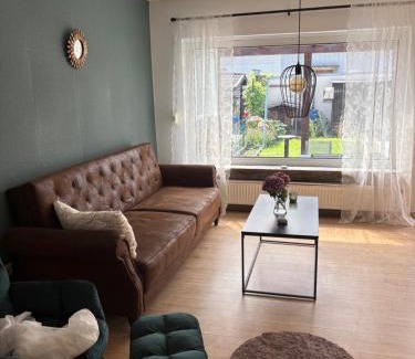 Nord Apartment | Ferienhaus nähe Stadtpark, renoviert, Businesswohnung, Monteurwohnung, Geschäftsreisendewohnung, Garten, Balkon,Parkplatz