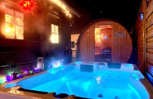 Grossschoenau House | Ferienhaus Sissi - Wellness-Paradies in ruhiger Lage mit Whirlpool und Sauna