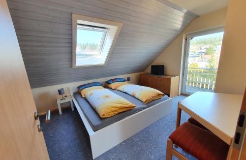 Schoenwald House | Ferienhaus Sonnengelb im Herzen des Schwarzwaldes
