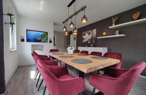 Gablenz Villa | Ferienhaus Villa Adelsberg mit Dachterrasse in Zentraler Lage für bis zu 10 Personen