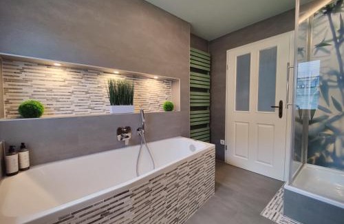 Gablenz Villa | Ferienhaus Villa Adelsberg mit Dachterrasse in Zentraler Lage für bis zu 10 Personen