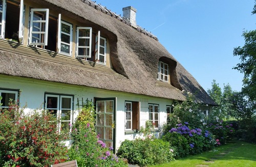 Kegnæshøj Apartment | Ferienhof SONDERBYGAARD: cozy dormer apartment for couple or small group. Family