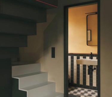 Hirschfeld Apartment | Ferienhof Stall & Sterne, Ferienwohnungen in der Scheune und Tinyhäuser