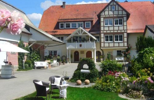 Rot am See Apartment | Ferienidyll Aumühle, "Bebenburg"
