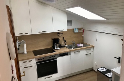 Unterschonau Apartment | Ferienwohnung Nr. 6, 1 bis 2 Personen, 55 qm, 1 Schlafzimmer, Wohnraum mit Schlafcouch, separate Einbauküche, Balkon