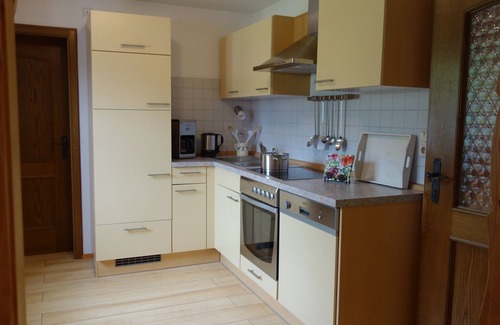 Grassau Apartment | Ferienwohnung 100 qm, f. 2-5 Pers., 2 Sep. Schlafzimmer, Südbalkon, Ruhige Lage