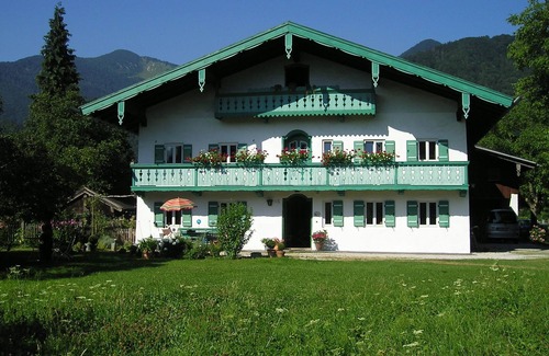 Grassau Apartment | Ferienwohnung 100 qm, f. 2-5 Pers., 2 Sep. Schlafzimmer, Südbalkon, Ruhige Lage
