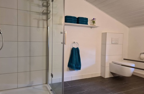 Grassau Apartment | Ferienwohnung 100 qm, f. 2-5 Pers., 2 Sep. Schlafzimmer, Südbalkon, Ruhige Lage