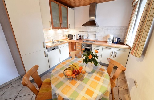 Grabenstatt Apartment | Ferienwohnung 2 im Erdgeschoss, 65 qm, für 2 bis 4 Personen, 2 sep. Schlafzimmer, bedingt geeignet für Rollstuhlfahrer