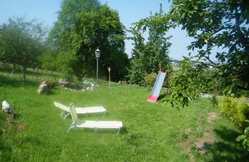 Bad Endorf Apartment | Ferienwohnung, 40 qm Dachgeschoss, Wohn- und Schlafraum kombiniert