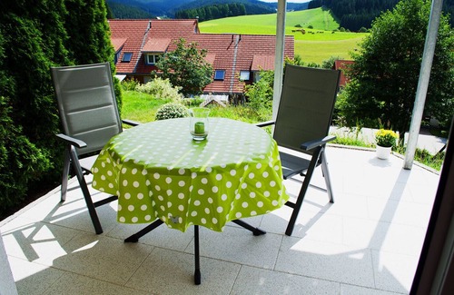 Furtwangen Apartment | Ferienwohnung, 50qm mit Terrasse und Wohn- /Schlafzimmer