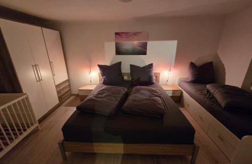 Zittau Apartment | FERIENWOHNUNG 52m2 APARTMENT in ZITTAUER STADTZENTRUM INNENSTADT INNENRING TOP LAGE - WOHNEN AUF ZEIT IN ZITTAU - 2 RAUM WOHNUNG EINKAUFSSTRASSE