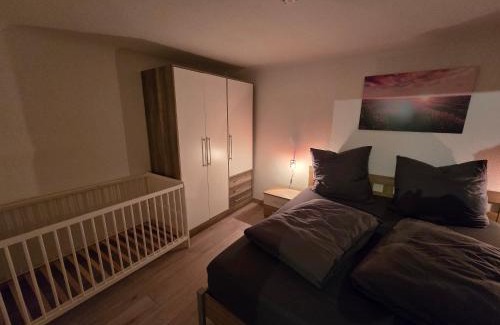Zittau Apartment | FERIENWOHNUNG 52m2 APARTMENT in ZITTAUER STADTZENTRUM INNENSTADT INNENRING TOP LAGE - WOHNEN AUF ZEIT IN ZITTAU - 2 RAUM WOHNUNG EINKAUFSSTRASSE