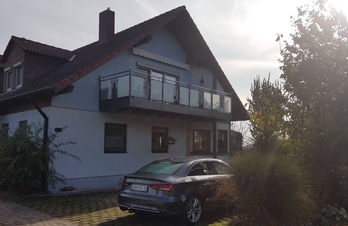 Gunzenhausen Apartment | Ferienwohnung (65qm) im Dachgeschoss mit Balkon