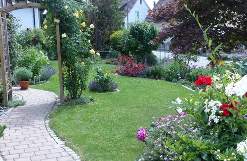Messstetten Apartment | Ferienwohnung 70qm, mit 1 Schlafzimmer, 1 Wohnzimmer und Terrasse