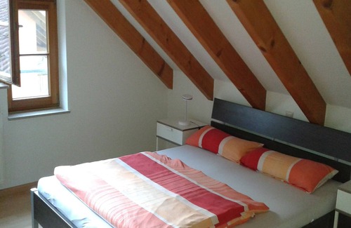 Loerrach Apartment | Ferienwohnung 80qm, Terrasse, 2 Schlafzimmer, max. 4 Personen