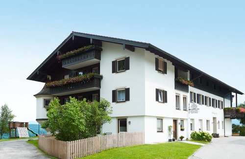 Aufham Apartment | Ferienwohnung 9 "Höglwörther See", Nichtraucher, 2 Schlafzimmer, Sat-TV, 4 Sterne, max. 6 Personen