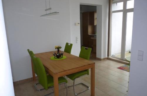 Naumburg Apartment | Ferienwohnung Am Bürgergarten