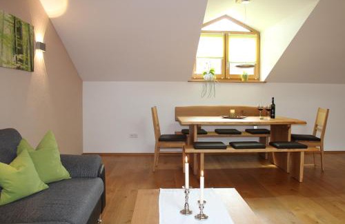 Hauzenberg Apartment | Ferienwohnung am Dreiseithof